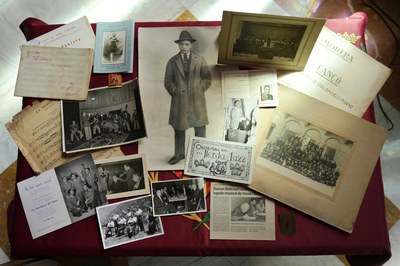 Material documental del fons Ramon Bellmunt Saula que s'ha donat a l'Arxiu Municipal..