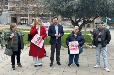Els regidors Pilar Bosch i Roberto Pino han presentat avui amb els representants veïnals i d'entitats del barri el 3r Fest 07..