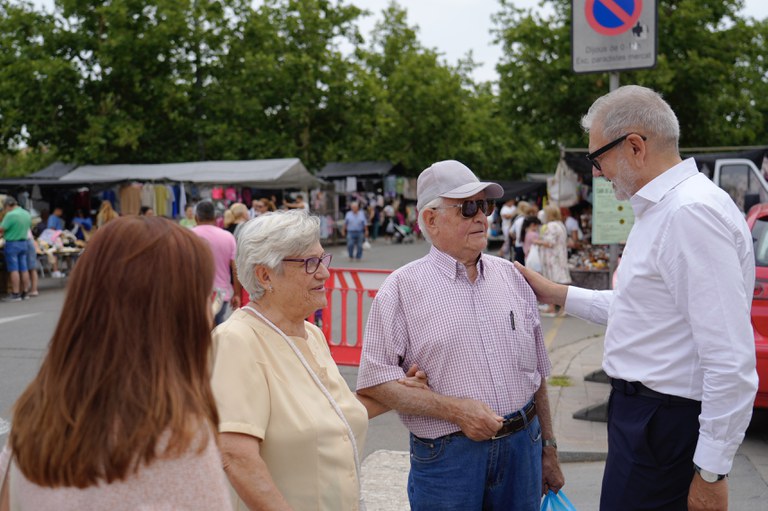 Les persones grans es beneficiaran d'aquesta mesura que reforça la informació sobre els mercadets setmanals als autobusos.