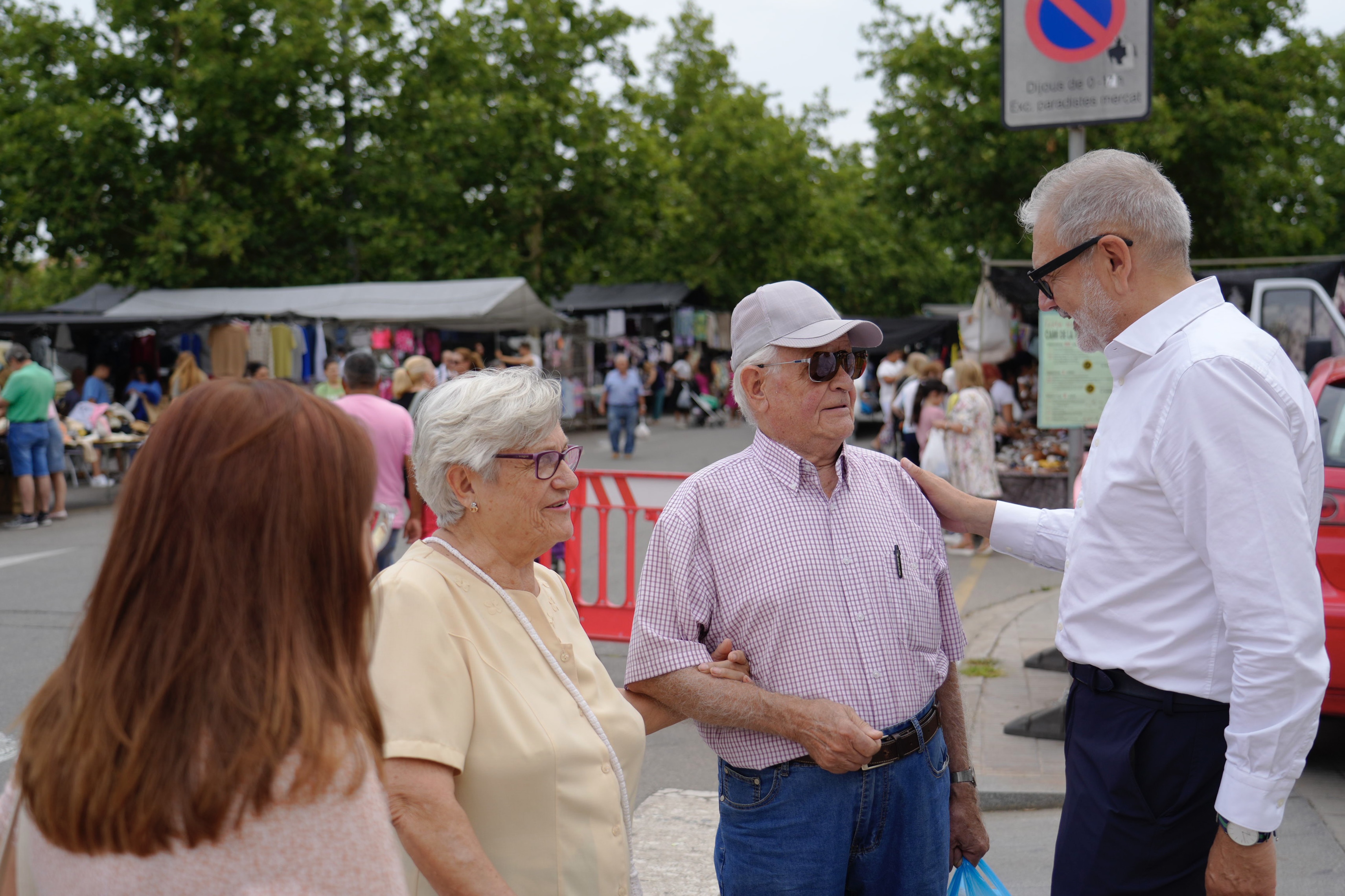 Les persones grans es beneficiaran d'aquesta mesura que reforça la informació sobre els mercadets setmanals als autobusos.