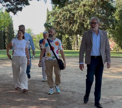 L'alcalde i la regidora han recorregut alguns dels punts on està incidint el Barri a Barri..
