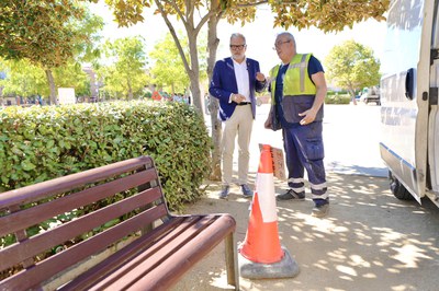 En el marc del Barri a Barri, es pintaran fins a 27 bancs, principalment a la plaça Sant Jordi..