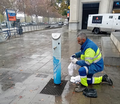 Dispositiu especial que es fa aquests dies amb motiu de la campanya de Nadal per posar a punt les principals zones comercials de la ciutat.