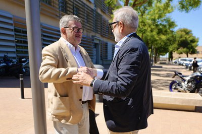 L’alcalde de Lleida, Fèlix Larrosa, ha acompanyat el president de l’empresa, Jordi William Carnes, i el director general, Jordi Cabrafiga, en la visita a les noves instal·lacions.
