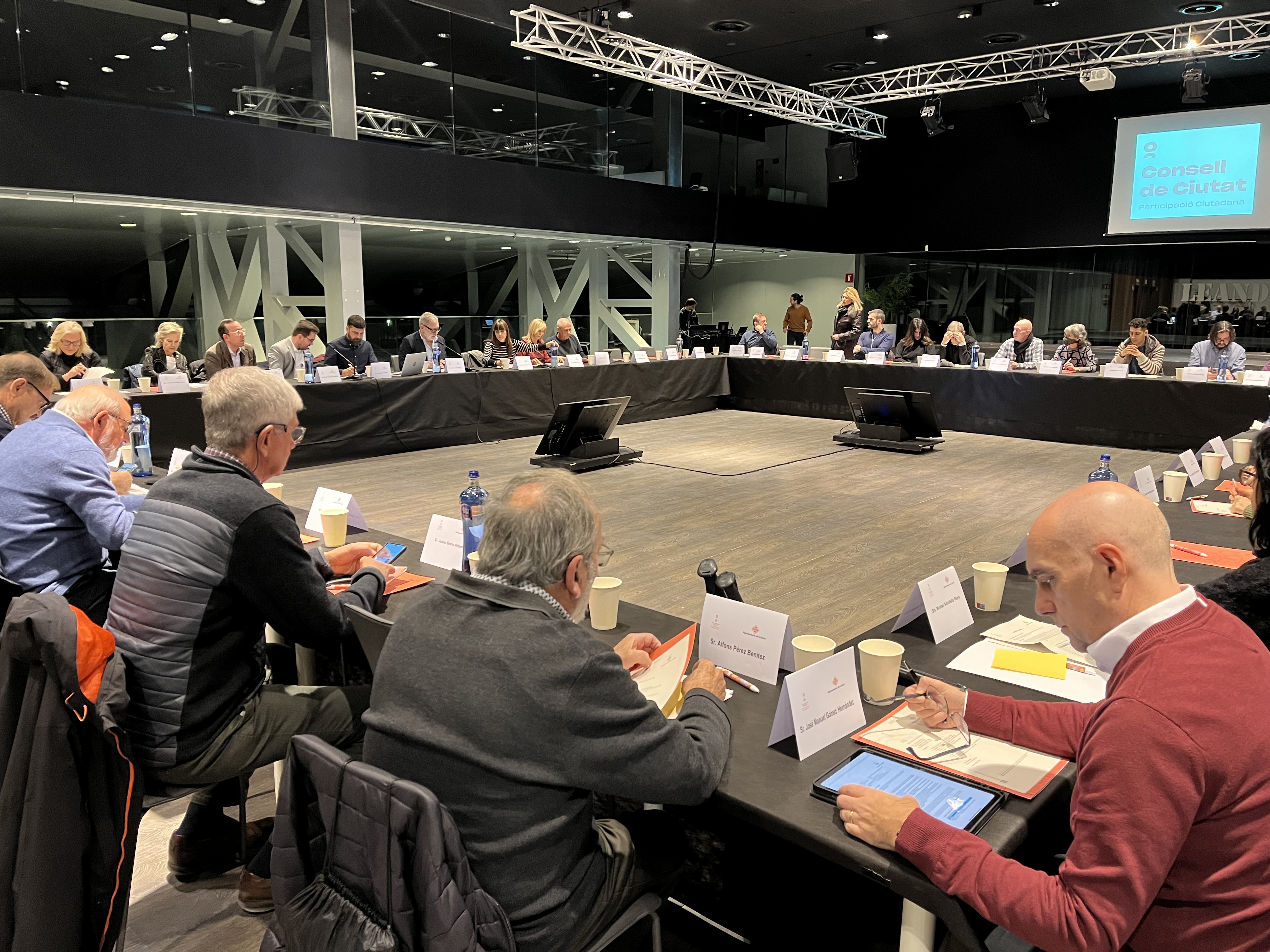 El Consell de Ciutat promourà una ciutat més digital, sostenible i cívica mitjançant les propostes d’actuació definides a les tres comissions de treball del consell.