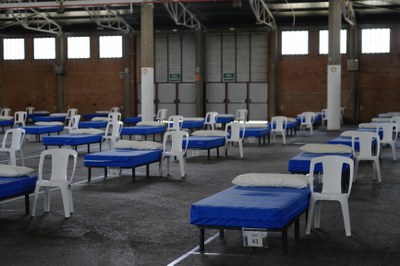 El pavelló 3 de Fira de Lleida està a punt amb els diversos serveis que s’ofereixen, com les dutxes, els àpats, la consigna i la bugaderia, així com ….