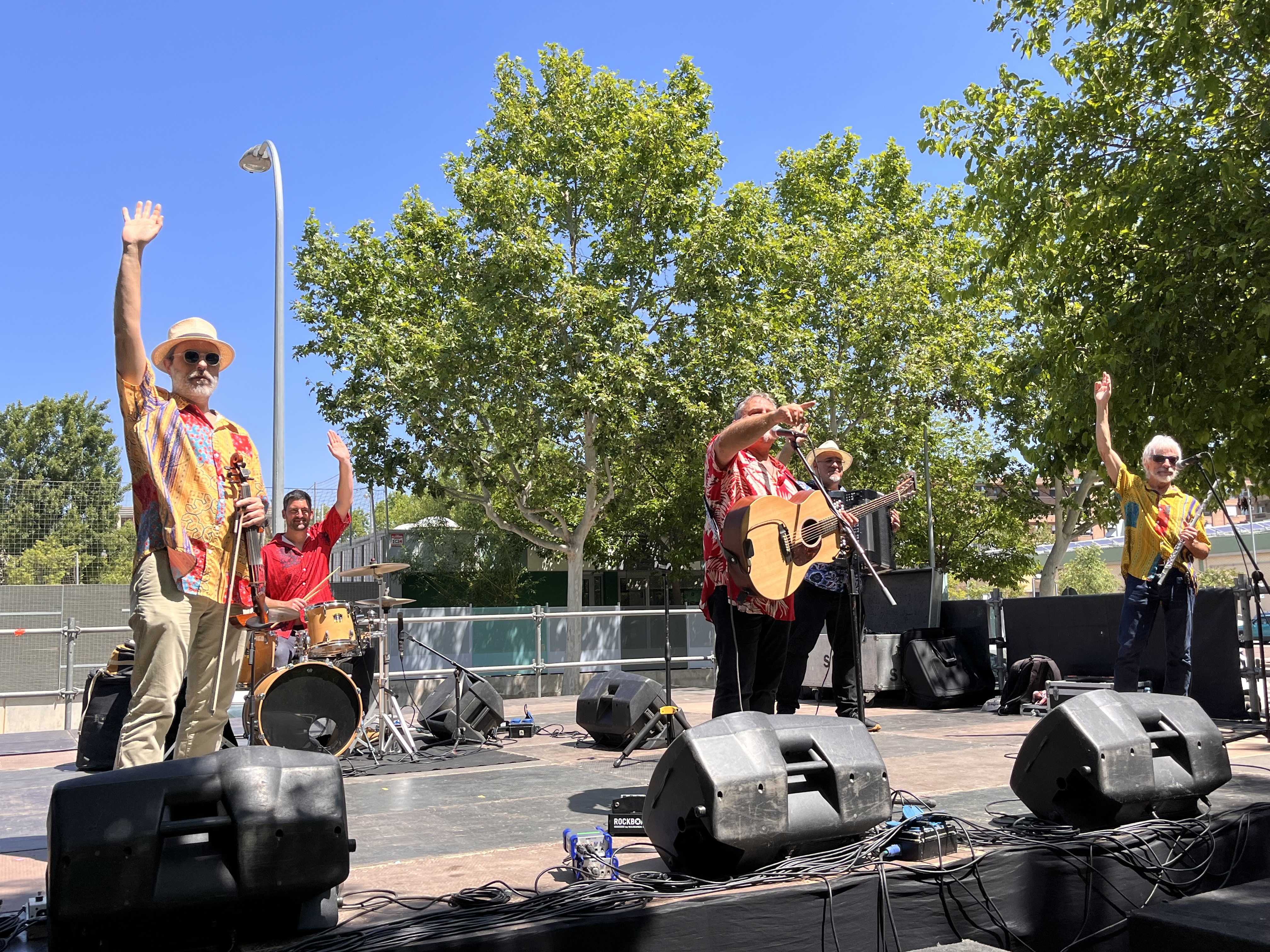 Concert "Folkids" de Pep López i Sopars de Duro, als Jardins 1r de Maig