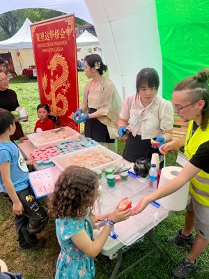 Degustacions gastronòmiques als Jardins 1r de Maig.
