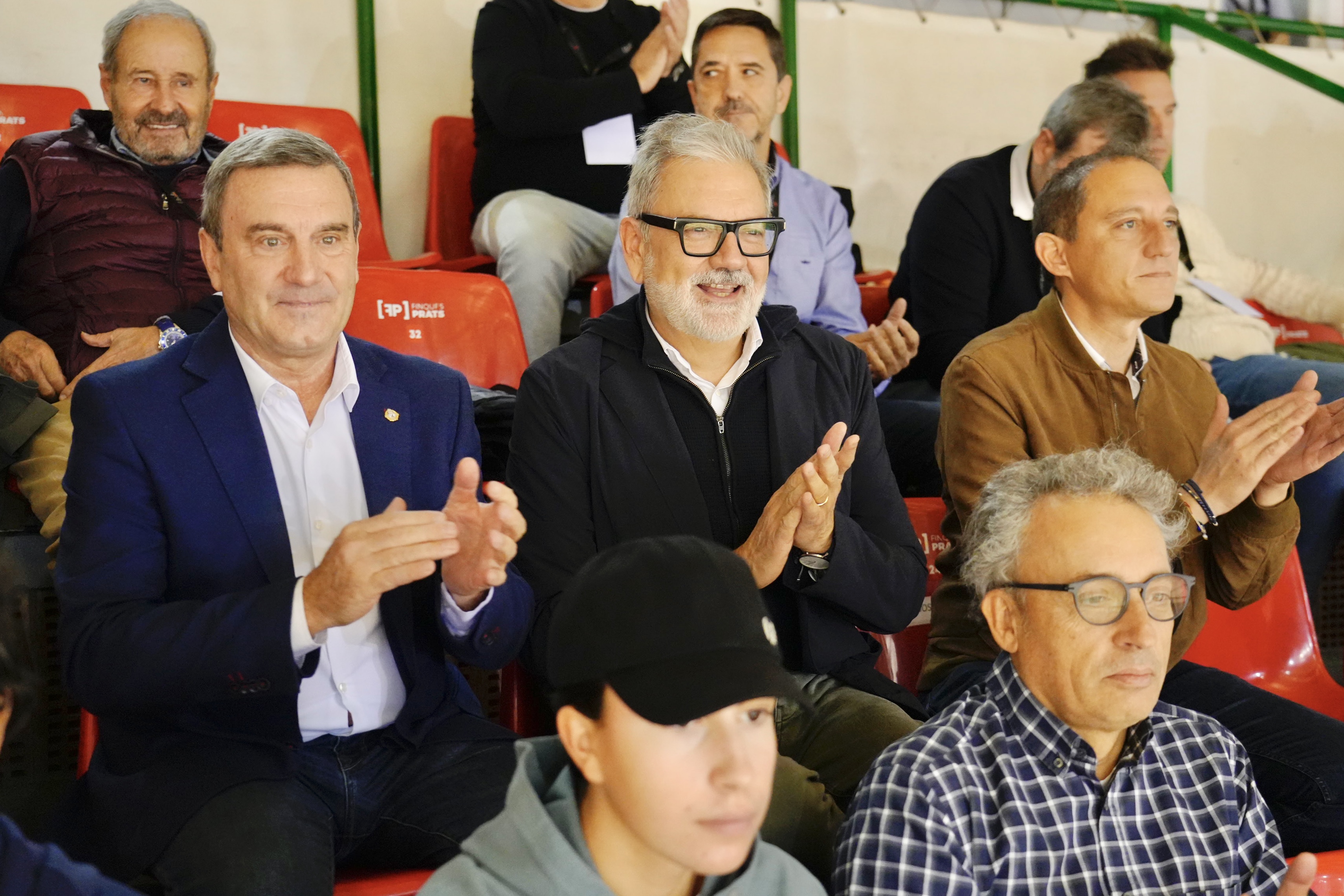 El paer en cap, Fèlix Larrosa, al costat del president del Llista, Enric Duch, durant el partit