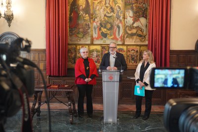 Un moment de la roda de premsa per informar als mitjans del pacte.