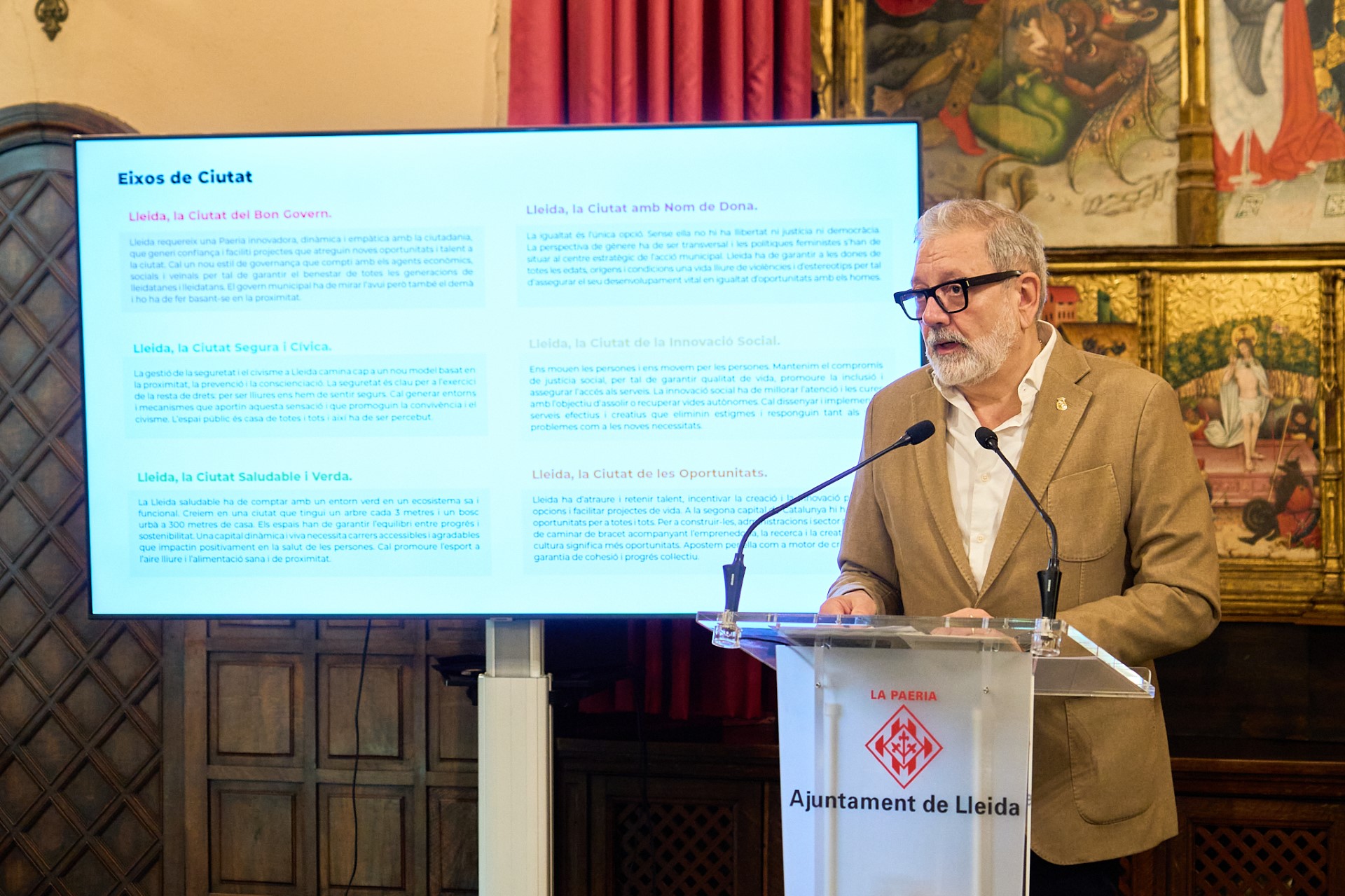 Larrosa ha explicat els eixos principals del document