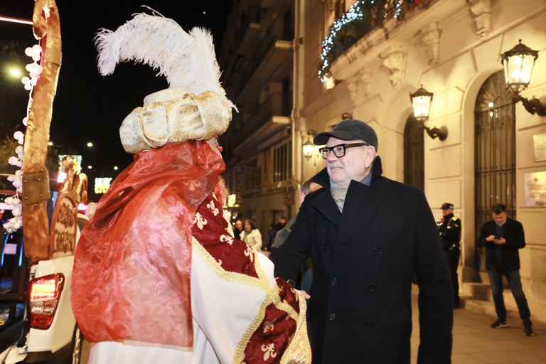L’alcalde, Fèlix Larrosa, rep el Gran Camarlenc a la Paeria
