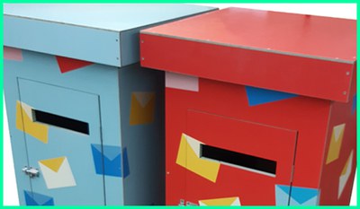 Hi ha 18 bústies reials repartides per diferents zones i barris de la ciutat.