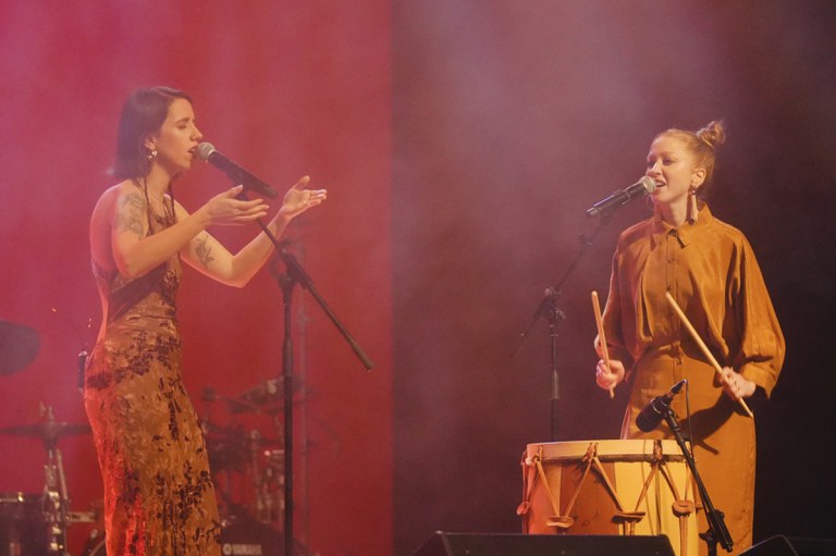 Actuació de Raquel Lúa, amb la cançó La Saeta.