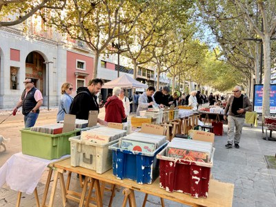 El Mercat de la Rambla, a la nova ubicació, entre els carrers Riquer i Democràcia.