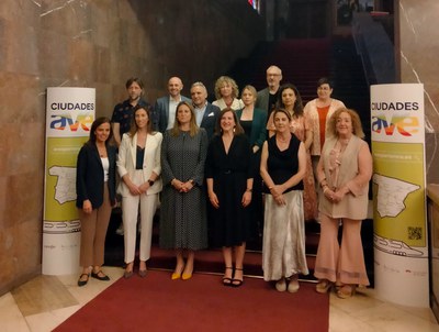 La regidora Pilar Bosch ha assistit aquest dimecres a l'assemblea de la Xarxa Ciutats AVE que s'ha fet a Saragossa..