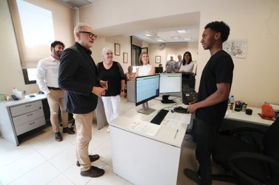 L'alcalde ha saludat el personal dels diferents serveis..