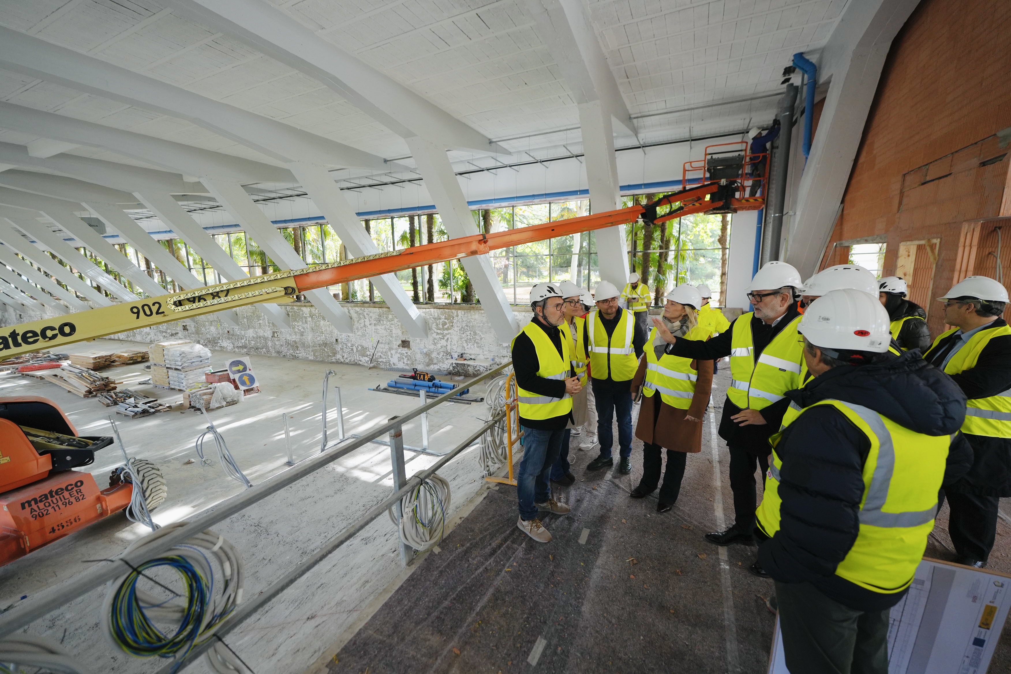 A la planta soterrani s’ha previst un espai diàfan, també de 2.500 m2, que es planteja amb usos polivalents per a esdeveniments o activitats diverses