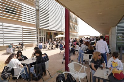 La zona de taules de l'espai de Devaia.