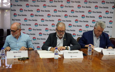 El paer en cap, Fèlix Larrosa, ha presidit la reunió del Patronat de Fira de Lleida d'aquest dijous a la tarda a la Cambra de Comerç..