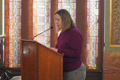 Declaració institucional en defensa d’una educació pública, catalana i de qualitat, que ha exposat Romina Masip, representant de les AFES de les Esco….