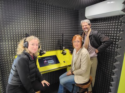 La regidora Pilar Bosch ha participat en la presentació del pòdcast de La Queta.