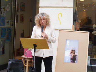 La regidora Pilar Bosch ha participat en la lectura de poemes que s'ha fet aquest matí en el marc del festival Poesia Lleida..