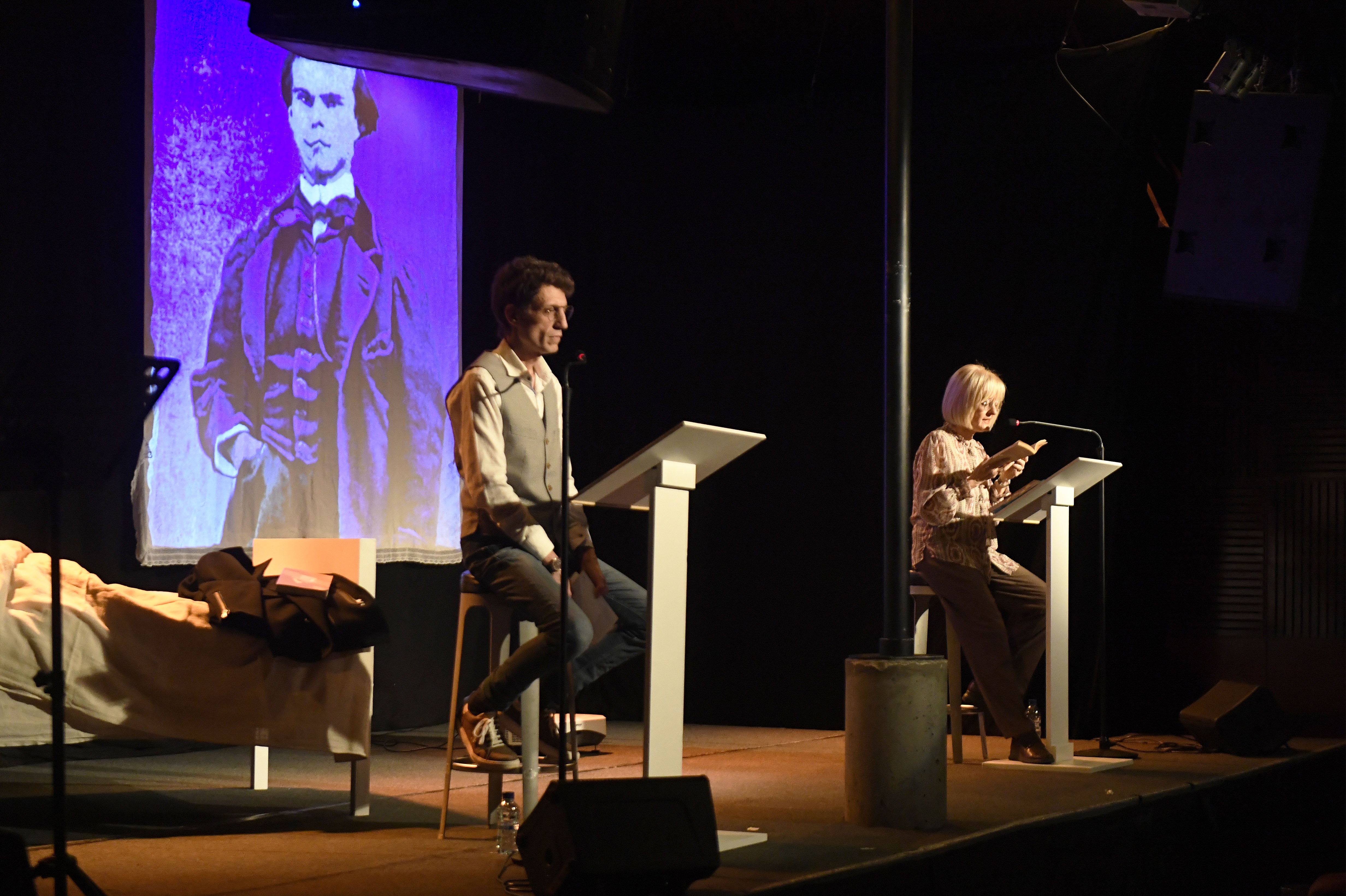 Amat Baró i Marta Giné han participat aquest dimarts en el recital poètic, en homenatge a Magre, al Poesia Lleida. Al Cafè del Teatre.