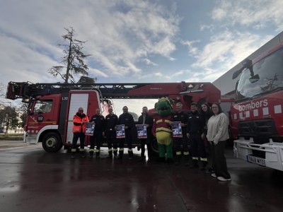 La iniciativa, coorganitzada entre els Bombers de la Generalitat, la Regidoria d’Educació i l’Aula Municipal de Teatre, amplia enguany el nombre d’in….