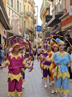 El Seguici de Sant Anastasi ha ompler el centre de Lleida de persones i colors.