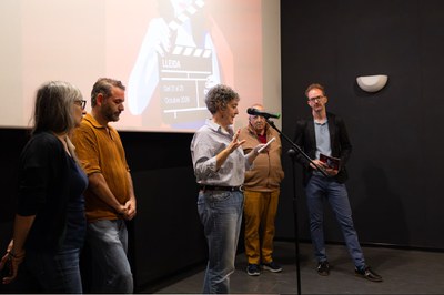 La directora del Som Cinema, Judith Vives, durant la cloenda.