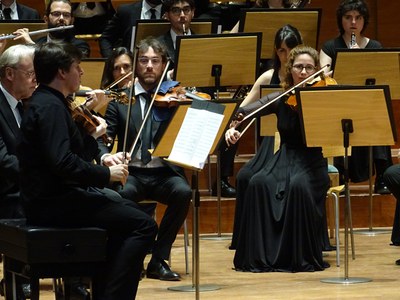 Joshua Bell interpretant una peça inicial de Beethoven