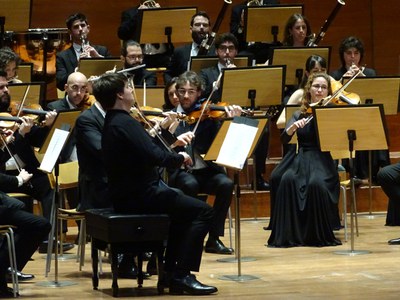 El violinista i director Joshua Bell amb la Franz Schubert Filharmonia