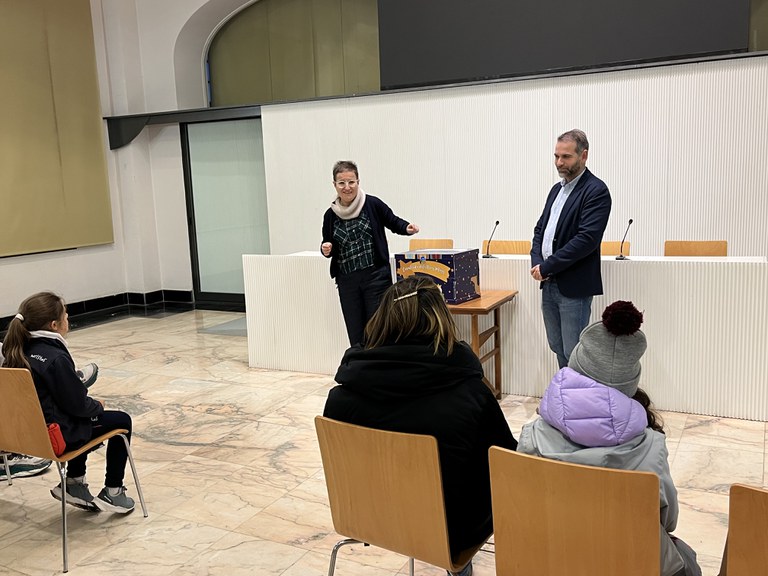 El sorteig públic per participar en la Cavalcada de Reis s'ha fet a la Sala Alfred Perenya