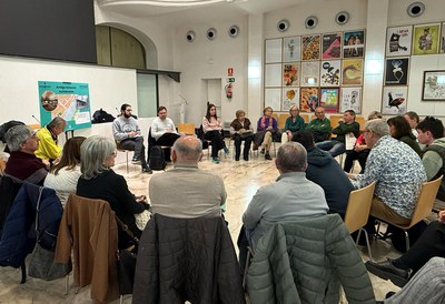 Imatge d'un dels tallers participatius sobre l'Imaginem l'antiga estació d'autobusos, que es va fer a la sala Alfred Perenya..