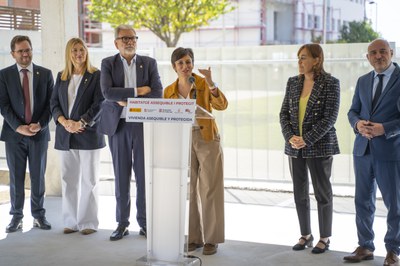 La ministra ha atès als mitjans de comunicació amb motiu de la seva visita a Lleida.