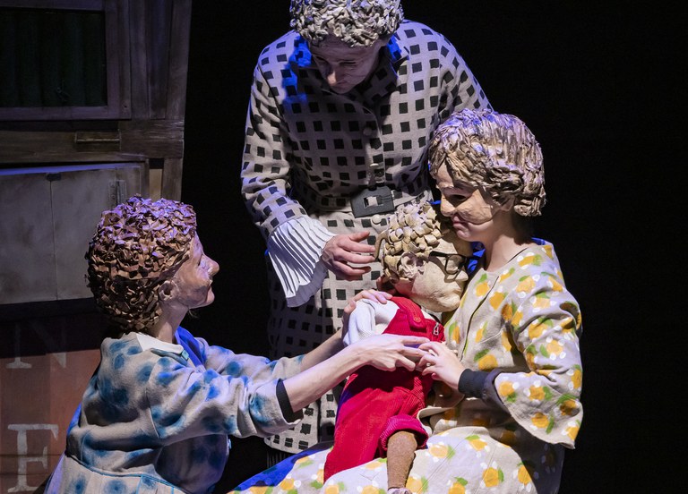 "Matres" és una proposta teatral de la companyia Campi qui pugui