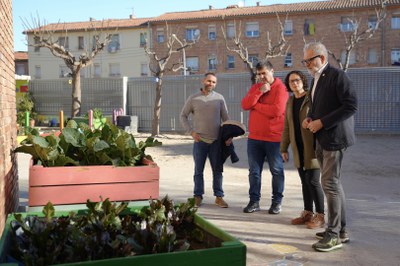 El paer en cap ha mantingut una trobada amb del director de l’escola, Javier Calles, i ha visitat les instal·lacions del centre educatiu.