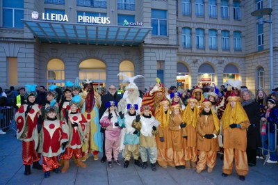 Arribada de Ses Majestats en tren a l'estació Lleida Pirineus..