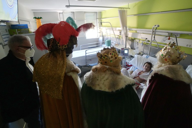 Els Reis d'Orient han portat la il·lusió i la màgia d'aquest dia a l'Hospital Universitari Arnau de Vilanova.