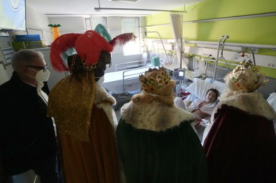 Els Reis d'Orient han portat la il·lusió i la màgia d'aquest dia a l'Hospital Universitari Arnau de Vilanova..