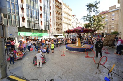 Els jocs infantils reciclats, a Blondel.