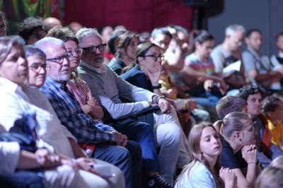 L'alcalde Larrosa ha assistit a la representació de "La Ciutat de les Llums".