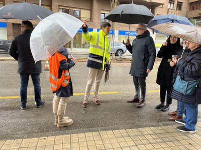 L'alcalde Larrosa ha visitat avui l'actuació, acompanyat de la tinenta d'alcalde Cristina Morón.