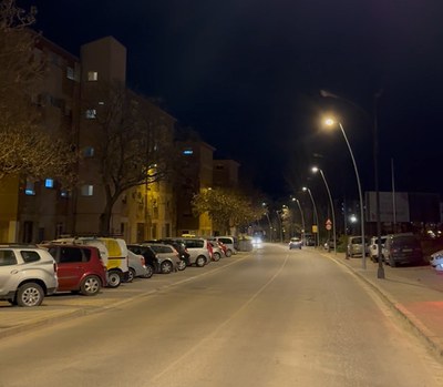 Els nous fanals al carrer Ferran el Catòlic.
