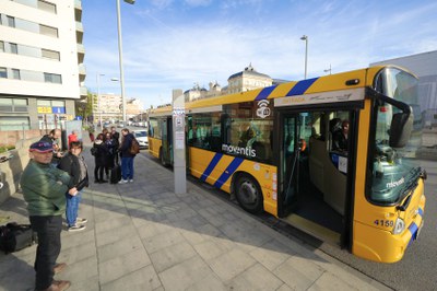 El recorregut passa pel carrer Almeria fins arribar a la LL-11, passant per l’avinguda Victoriano Muñoz, pont de Príncep de Viana fins a l’estació de….