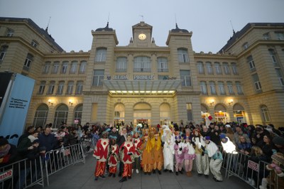 Fotografia de l'arribada de Ses Majestats a Lleida.