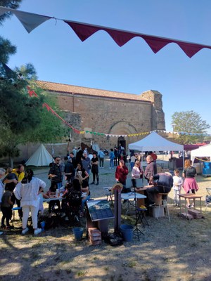 Els visitants han pogut gaudir de recreacions templeres i de la Guerra Civil, entre moltes altres activitats.