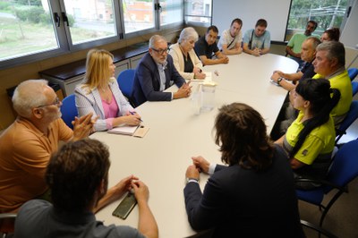 Larrosa ha mantingut una reunió de treball amb els caps i els representants sindicals d'Ilnet.