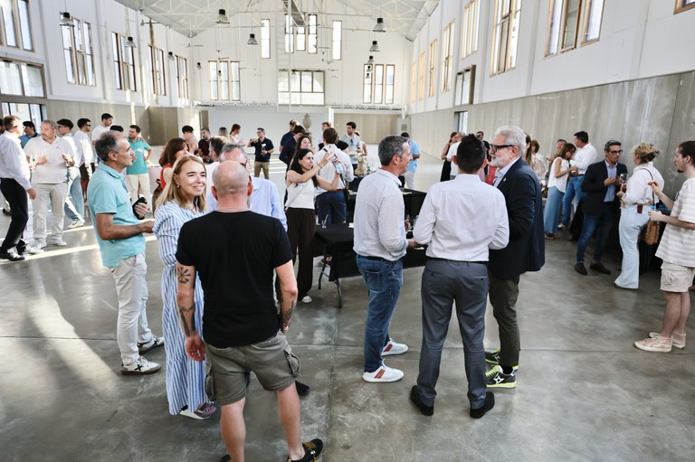 L’alcalde de Lleida, Fèlix Larrosa, acompanyat de la regidora de Promoció de la Ciutat, Pilar Bosch, i el regidor de Joventut i Educació, Xavi Blanco, han participat en l’esdeveniment de networking